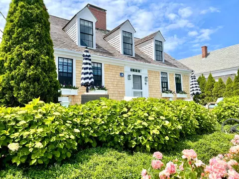 54 Commercial St UNIT 3, Provincetown, MA 02657