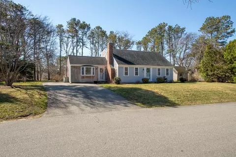 Exterior - 89 Trout Brook Rd, Cotuit, MA 02635 photo 2 of 13