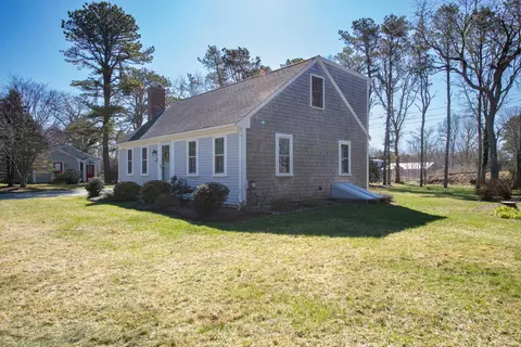 Exterior - 89 Trout Brook Rd, Cotuit, MA 02635 photo 5 of 13
