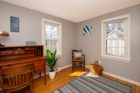 Bedroom - 89 Trout Brook Rd, Cotuit, MA 02635 photo 5 of 12