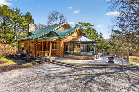 73 County Rd, Bourne, MA 02532