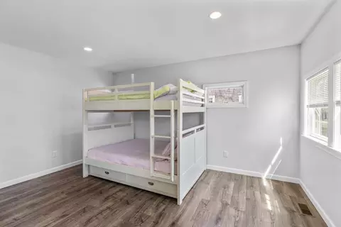 Bedroom - 37 Uncle Henrys Rd, Mashpee, MA 02649 photo 1 of 6
