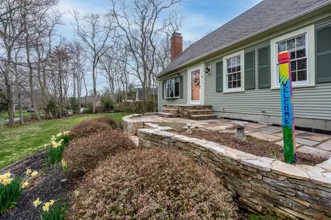 49 Great Hill Dr, West Barnstable, MA 02668