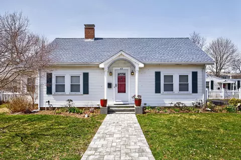 69 Spring St, Hyannis, MA 02601