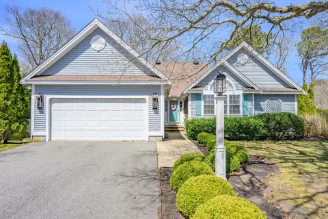 8 Marlboro Rd, Brewster, MA 02631