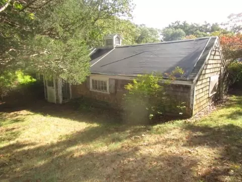 41 Lewis Point Rd, Buzzards Bay, MA 02532