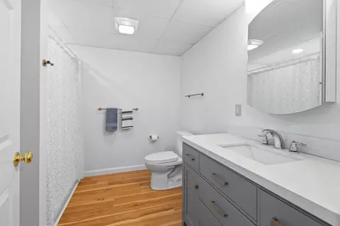 Bath - 395 Kendrick Ave, Wellfleet, MA 02667 photo 3 of 4