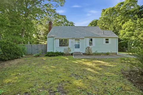 590 Sandwich Rd, Teaticket, MA 02536