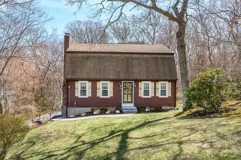 31 Remington Ln, Plymouth, MA 02360