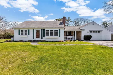 2 Captain Percival Rd, South Yarmouth, MA 02664