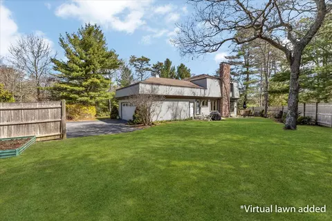 99 Captain Samadrus Rd, Cotuit, MA 02635
