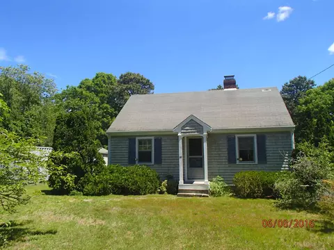 22 Mattakese Rd, West Yarmouth, MA 02673