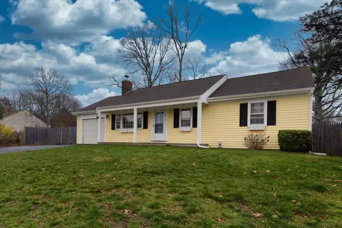 76 Sierra Way, West Yarmouth, MA 02673