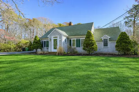 578 Huckins Neck Rd, Centerville, MA 02632