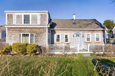 3 Kendall Ln UNIT B3, Provincetown, MA 02657
