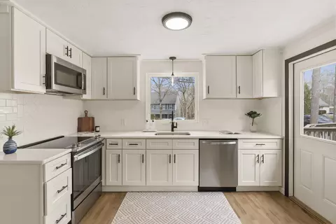 1 Forest Rd, Forestdale, MA 02644