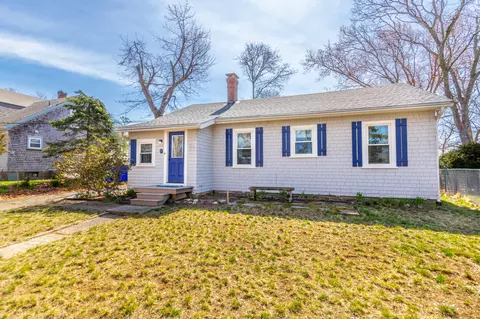 3 Lucia Ln, Sagamore Beach, MA 02562