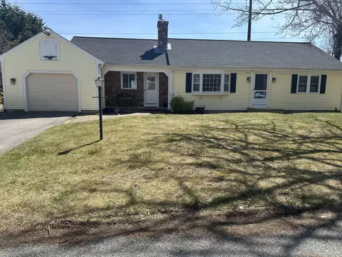 128 Eileen St, Yarmouth Port, MA 02675