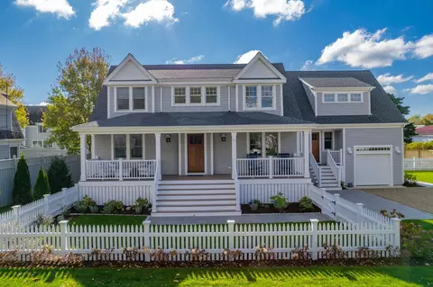 21 Cockachoisett Ln, Osterville, MA 02655