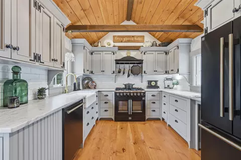 410 Main St, South Dennis, MA 02660