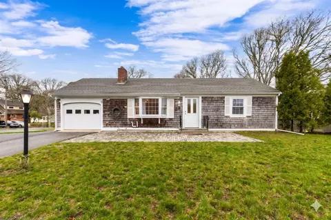 28 Merganser Ln, West Yarmouth, MA 02673