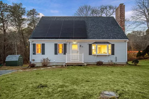 3 Muriel Ln, Teaticket, MA 02536