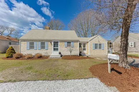 22 Mandeville Rd, West Harwich, MA 02671