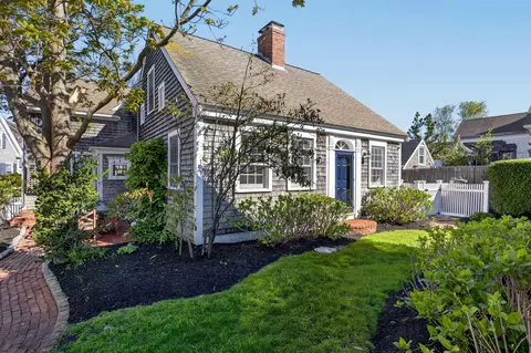 1 Atlantic Ave, Provincetown, MA 02657