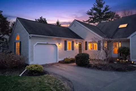 106 Pine Hill Blvd UNIT 106, Mashpee, MA 02649