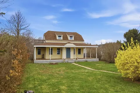 Exterior - 13 Harrison Ave, Buzzards Bay, MA 02532 photo 2 of 7