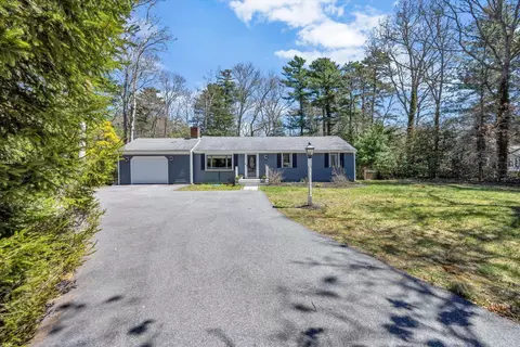 10 Guild Rd, Forestdale, MA 02644
