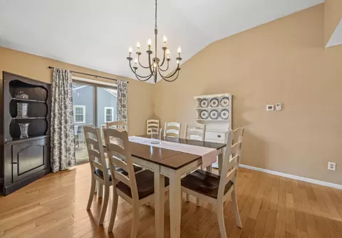 Dining - 25 Clover Ln, Mashpee, MA 02649 photo 3 of 6