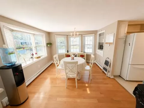 Dining - 25 Clover Ln, Mashpee, MA 02649 photo 4 of 5
