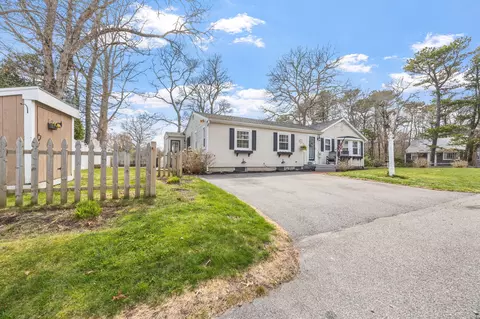 25 Clover Ln, Mashpee, MA 02649 photo 32