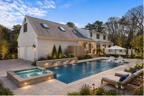 16 Carlton Rd, Orleans, MA 02653