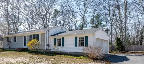 67 Crawford Rd, Cotuit, MA 02635