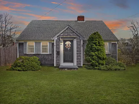 64 Ocean Ave, South Yarmouth, MA 02664