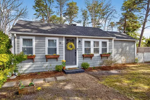 20 Indian Mound Trl, Dennis Port, MA 02639