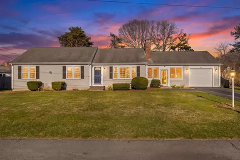8 Captain Percival Rd, South Yarmouth, MA 02664