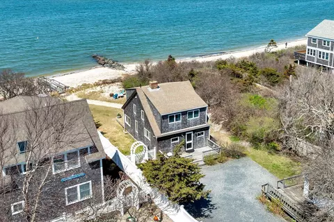 232 Robbins Hill Rd, Brewster, MA 02631