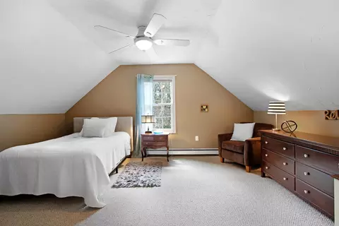 Bedroom - 842 Main St, Wareham, MA 02571 photo 5 of 6