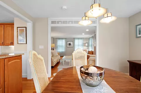 Dining - 842 Main St, Wareham, MA 02571 photo 3 of 3