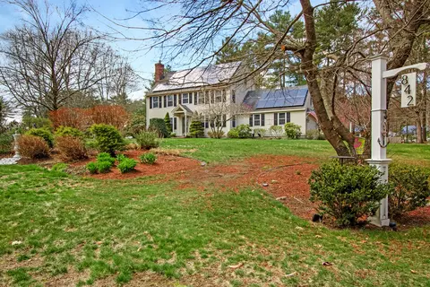 Exterior - 842 Main St, Wareham, MA 02571 photo 3 of 13