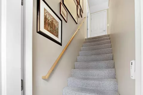 Entry Way - 842 Main St, Wareham, MA 02571 photo 6 of 6