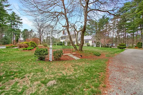 Exterior - 842 Main St, Wareham, MA 02571 photo 8 of 13
