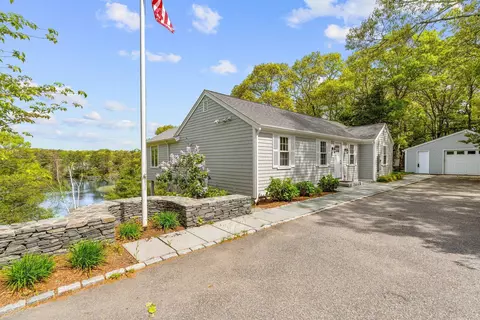 162 Main St, Osterville, MA 02655