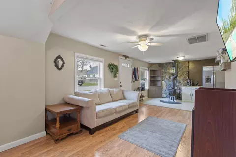 10 3rd Ave, Wareham, MA 02571 photo 12