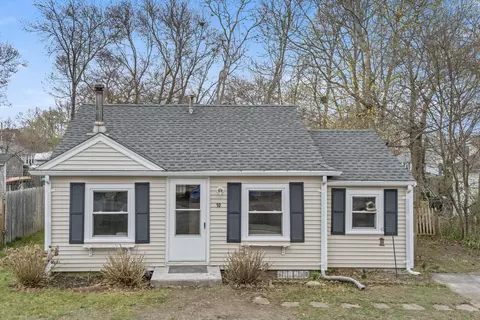 10 3rd Ave, Wareham, MA 02571