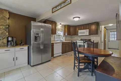 10 3rd Ave, Wareham, MA 02571 photo 4