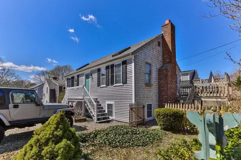 28 Crocker Dr UNIT C, Hyannis, MA 02601